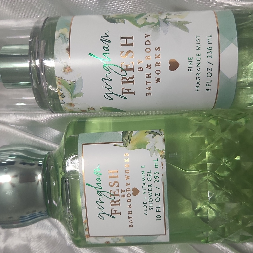 NWT Gingham Fresh Fragrance & Shower Gel
